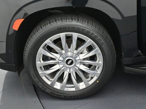 Certified 2023 Cadillac Escalade ESV Premium Luxury image 43