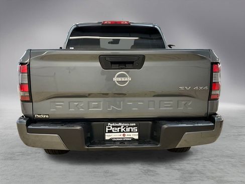 Used 2023 Nissan Frontier SV image 6