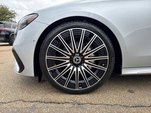 Used 2026 Mercedes-Benz E 350 4MATIC Sedan image 12