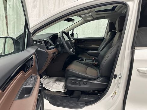 Used 2025 Honda Odyssey Elite image 10