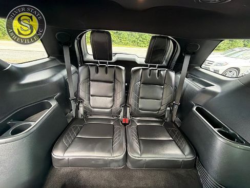 Used 2018 Ford Explorer Platinum AWD/4WD image 22