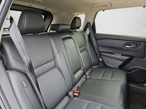 Used 2025 Nissan Rogue SV w/ SV Premium Package FWD image 20