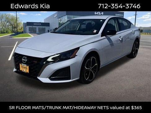 Used 2023 Nissan Altima 2.5 SR FWD image 1