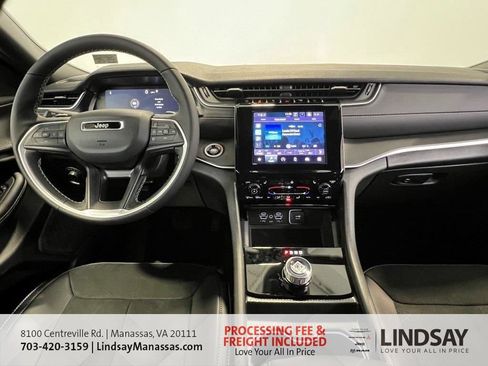 New 2025 Jeep Grand Cherokee Altitude AWD/4WD image 17