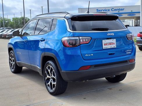 Used 2025 Jeep Compass Limited AWD/4WD image 2
