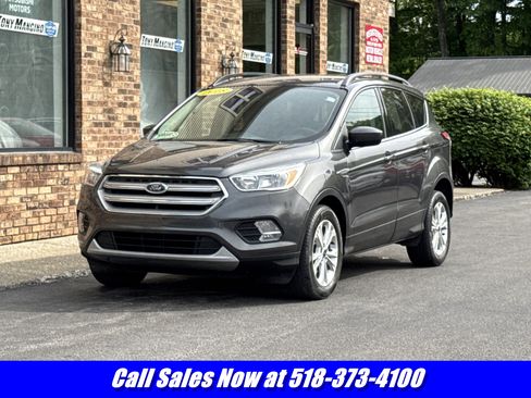 Used 2018 Ford Escape SE FWD image 1