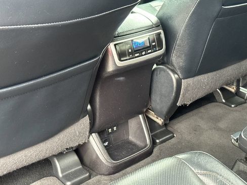 Used 2019 Toyota Highlander Limited AWD/4WD image 39