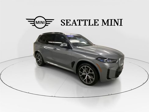 Used 2025 BMW X5 xDrive50e w/ M Sport Package AWD/4WD image 2