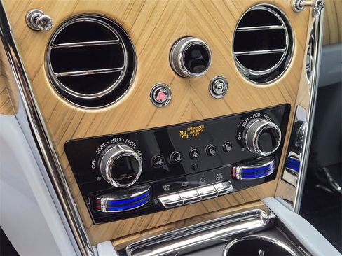 Certified 2019 Rolls-Royce Cullinan image 41