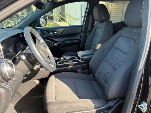 Used 2025 Chevrolet Equinox LT FWD image 25