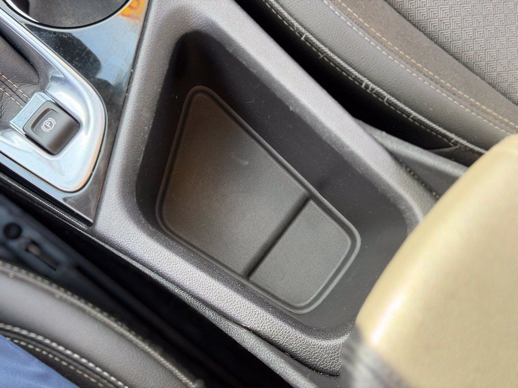 Used 2022 Buick Encore GX Select AWD/4WD image 18