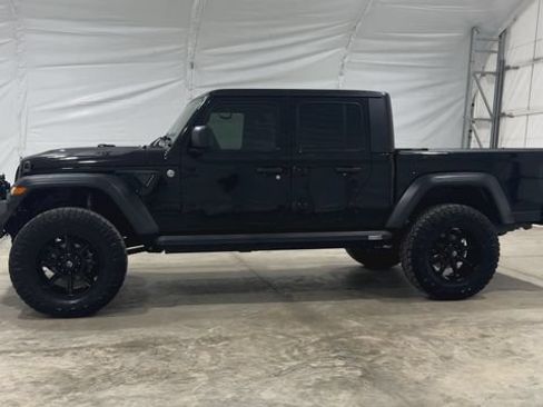 Used 2020 Jeep Gladiator Sport w/ Quick Order Package 24S AWD/4WD image 9