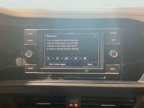 Certified 2023 Volkswagen Jetta SE w/ Panoramic Sunroof Package FWD image 18