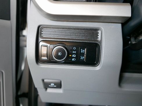 Used 2024 Ford F250 XLT w/ FX4 Off-Road Package image 19