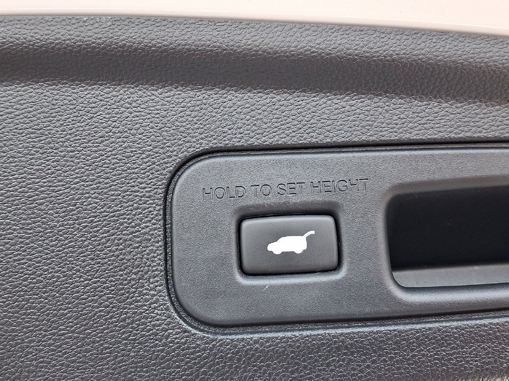 Used 2023 Acura MDX SH-AWD image 34