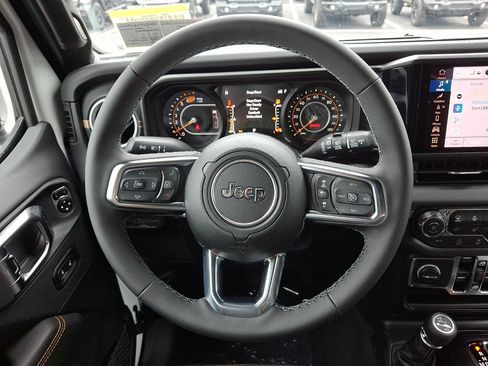 New 2026 Jeep Wrangler Unlimited Sahara AWD/4WD image 14