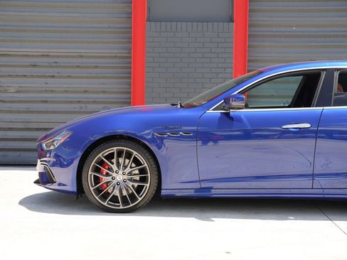 Used 2022 Maserati Ghibli Modena Q4 AWD/4WD image 6