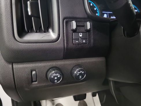 Used 2022 Chevrolet Colorado LT w/ Safety Package image 19