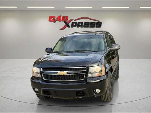 Used 2013 Chevrolet Tahoe LT image 2