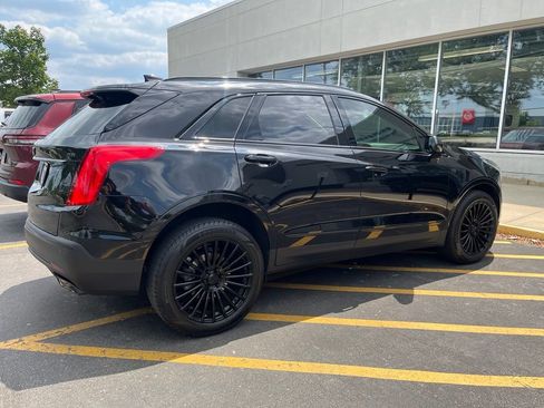 Used 2017 Cadillac XT5 Luxury w/ Driver Awareness Package FWD image 8