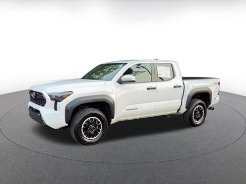 Used 2025 Toyota Tacoma TRD Off-Road AWD/4WD image 8