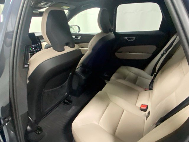 Used 2026 Volvo XC60 B5 Plus AWD/4WD image 13