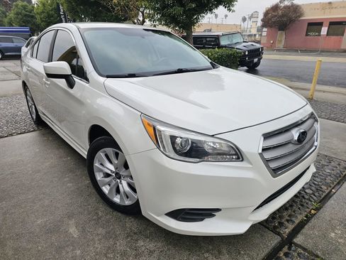 Used 2017 Subaru Legacy 2.5i Premium image 3