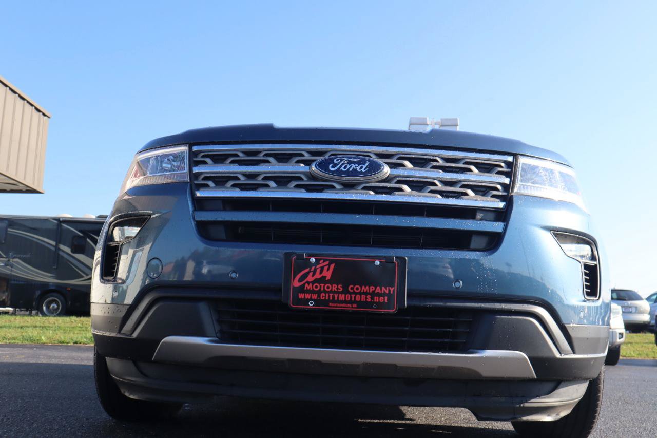 Used 2018 Ford Explorer XLT w/ Equipment Group 202A AWD/4WD image 5