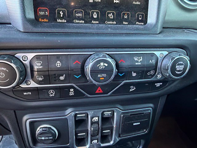 Used 2018 Jeep Wrangler Unlimited Sahara AWD/4WD image 10