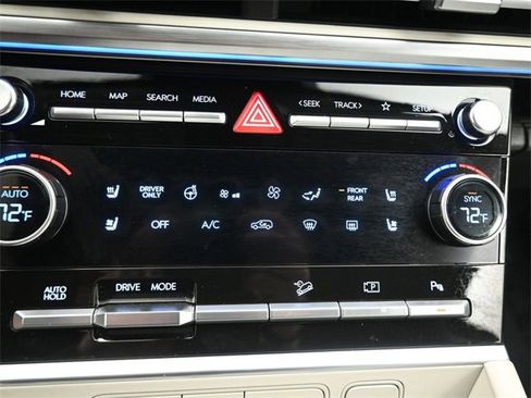 Used 2024 Hyundai Santa Fe Limited image 16