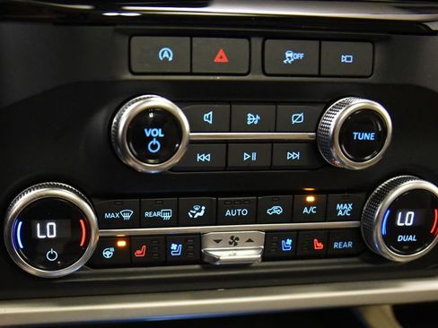 Used 2024 Ford Expedition Limited AWD/4WD image 22