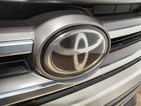 Used 2019 Toyota Highlander Limited image 33