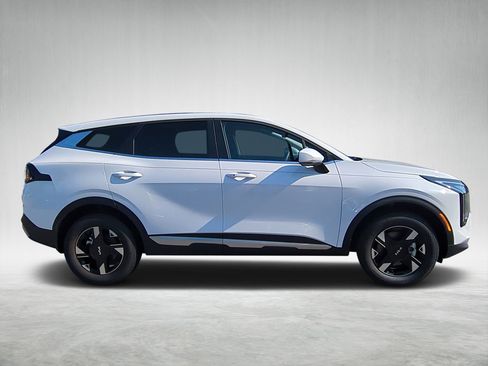 New 2026 Kia Sportage LX image 2