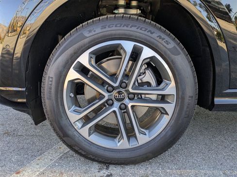 New 2025 Audi Q5 Premium image 13