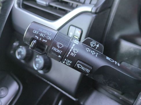 Used 2020 Chevrolet Suburban LT image 29