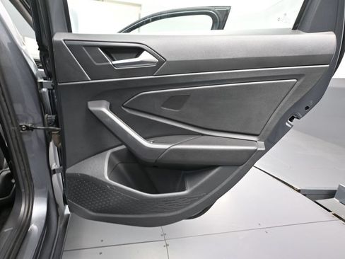 Used 2024 Volkswagen Jetta SE FWD image 33