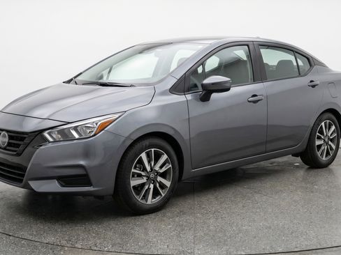 Used 2025 Nissan Versa SV FWD image 3