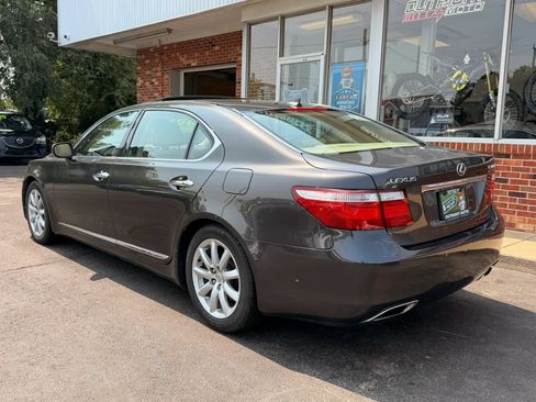 Used 2009 Lexus LS 460 L w/ Luxury Pkg RWD image 2