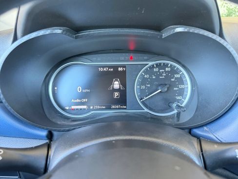 Used 2025 Nissan Versa SV FWD image 39