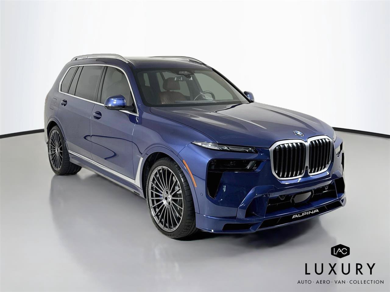 Used 2024 BMW ALPINA XB7 AWD/4WD image 2