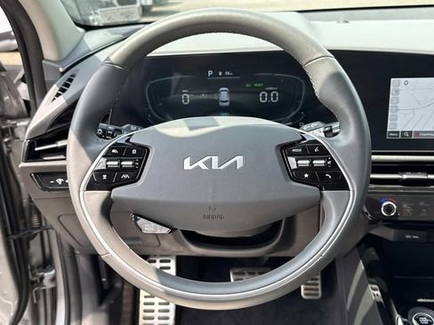 Used 2023 Kia Niro EX Touring FWD image 19