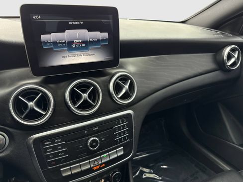 Used 2018 Mercedes-Benz CLA 250 image 24