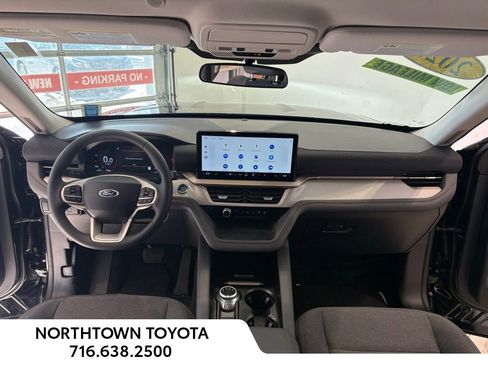 Used 2025 Ford Explorer Active image 6