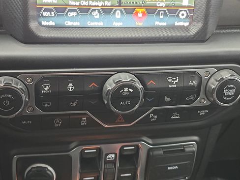 Used 2021 Jeep Wrangler Unlimited Sport image 23