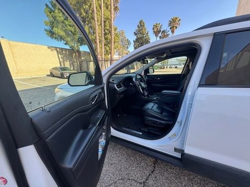 Used 2019 GMC Acadia SLT w/ Black Edition FWD image 6
