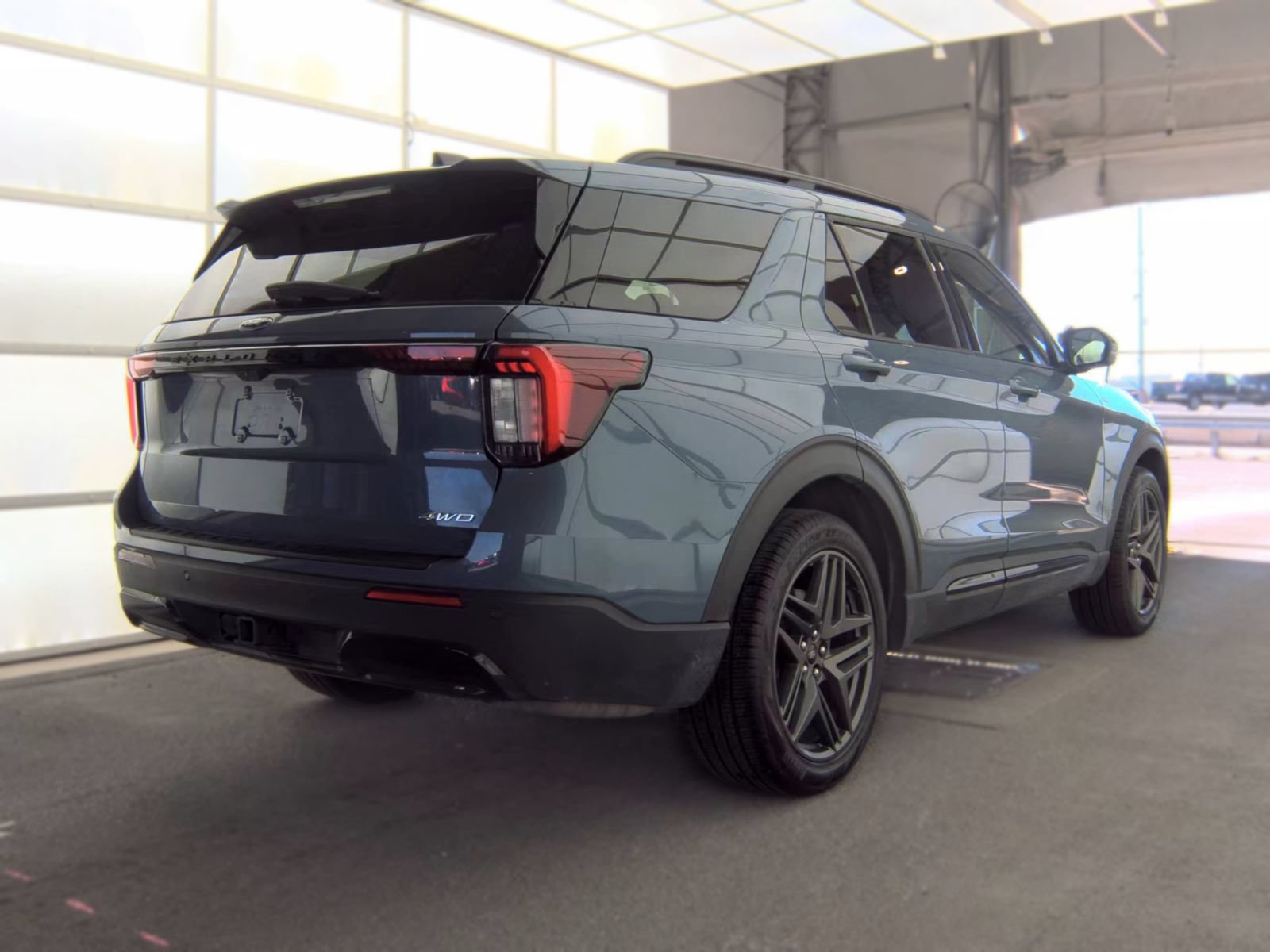 Used 2026 Ford Explorer ST-Line w/ ST-Line Street Pack AWD/4WD image 4
