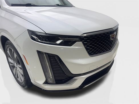 Used 2021 Cadillac XT6 Premium Luxury image 17
