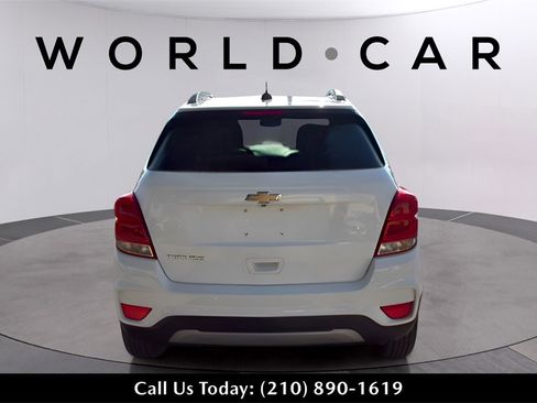 Used 2022 Chevrolet Trax LT w/ LT Convenience Package image 13