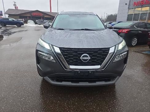 Used 2023 Nissan Rogue SV w/ SV Premium Package image 2
