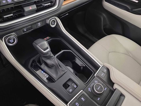 Used 2024 Toyota Grand Highlander Platinum image 18